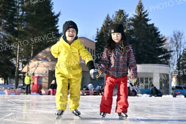 緑ケ丘に歓声響く　市民リンク、２年ぶり開放