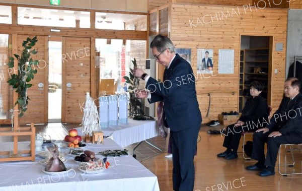 玉串をささげる