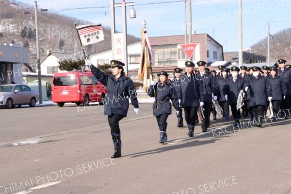 新得、屈足両消防団が出初め式
