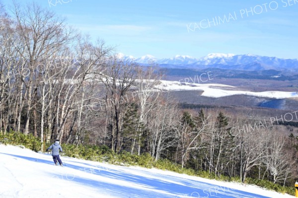 標高１０００メートルのゲレンデから望む大自然は絶景