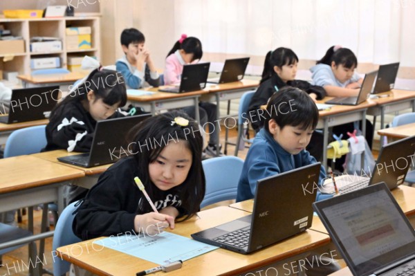 帯広明和小学校始業式（金野和彦撮影）