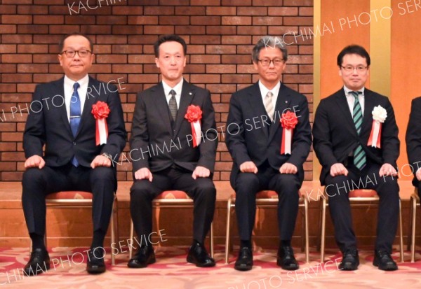 十勝の３校長に道教育功績者表彰　豊成小・野中氏、豊頃中・伊藤氏、柏葉高・鈴木氏