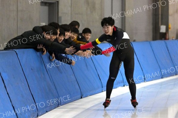男子１０００メートルで優勝