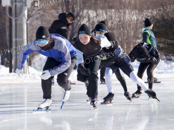池田高スケート部が大樹で少年団指導