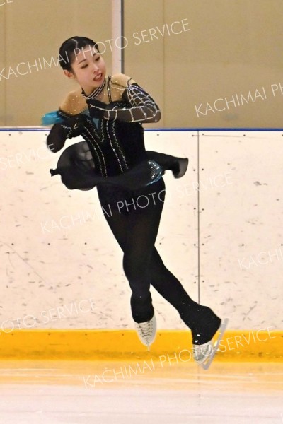 【女子Ｂクラス】ジャンプを次々成功させ、１年生ながら２位入賞を果たした