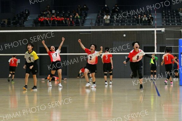 帯広連合ジュニアエースＶ　女子は下音更が優勝　バレーボール選抜優勝大会