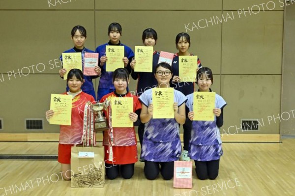 上位入賞した選手ら。