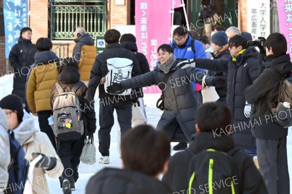 ７３５人が出願、教員らが現地でエール　帯畜産大で共通テスト始まる