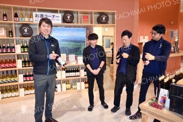 前職の経験を生かし、十勝ワインの営業に力を注ぐ