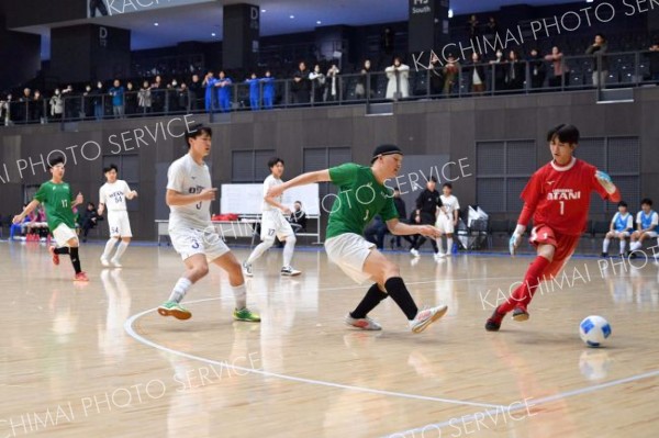 帯大谷Ａが帯柏葉Ｂ破りＶ　プレーヤーズカップ全十勝高校フットサル大会 5