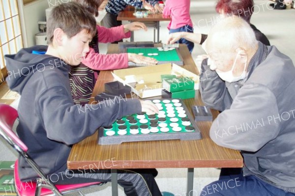 書き初めや正月遊びで交流　浦幌で交流会 2