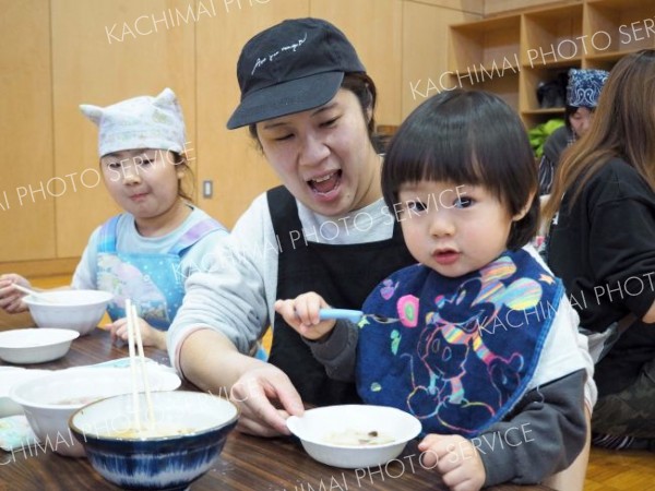 親子で餅つき体験を開催　幕別子育てサークル 7