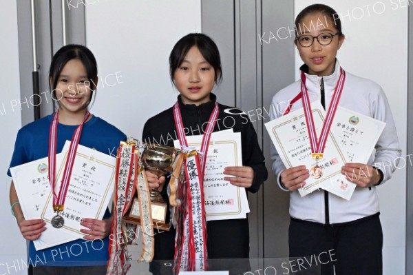 ６年女子の上位入賞者。