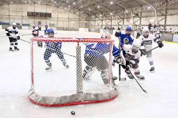 全十勝Ａが初戦大勝　８強入り　全中アイスホッケー 8