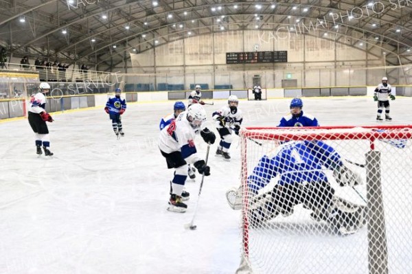 全十勝Ａが初戦大勝　８強入り　全中アイスホッケー 9