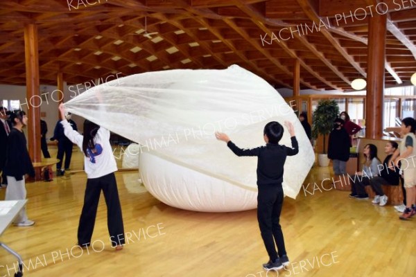 未来の担い手に「バルーン」伝授　陸別しばれフェス