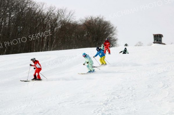 帯広市民スキー教室が開幕　メムロスキー場