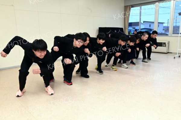 今後の活躍に向けて決意を新たにスタートを切った本別町内の中学生９人