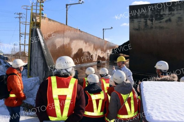 砂糖への理解深める　ホクレン清水製糖工場で見学ツアー
