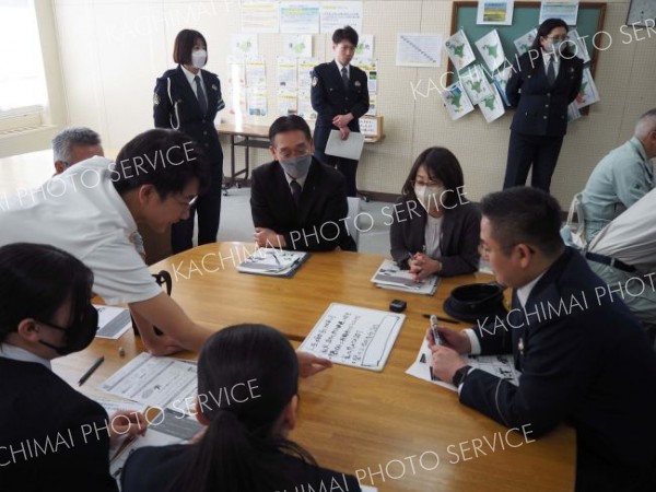 標語づくりを通じ、中学生が犯罪防止などを考える　幕別忠類 3