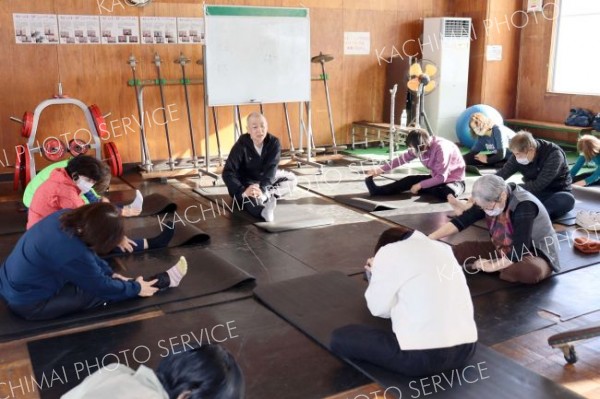 清水町体育館で痛み改善トレーニング