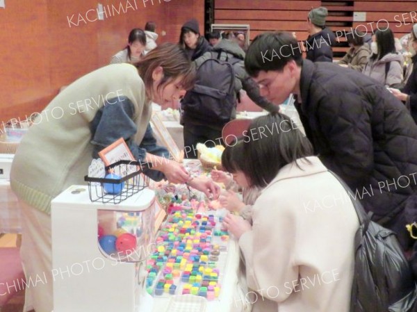 多くの人でにぎわった会場