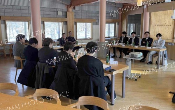 経営や人材育成学ぶ　鹿追で農業塾