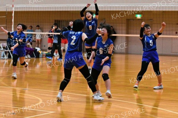 帯南商が女子Ｖ　男子は白樺学園連覇　道高校バレー新人戦十勝予選 2