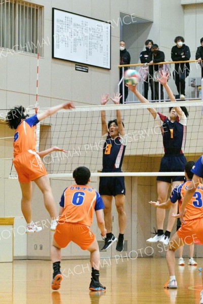 帯南商が女子Ｖ　男子は白樺学園連覇　道高校バレー新人戦十勝予選 11