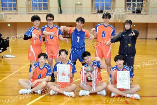 男子優勝の白樺学園