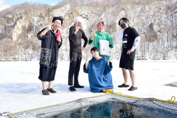 道内各地から集結し、アヴァントを熱く盛り上げた熱波師。吉田泰人さん（左から２人目）が企画し、呼び掛けた