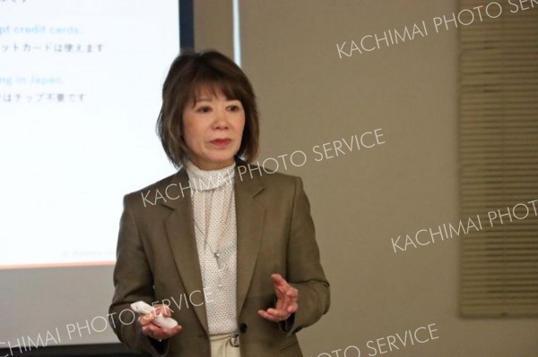 海外での食事文化を説明する