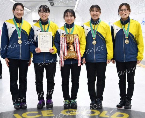 女子優勝