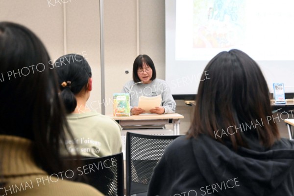 “推し本”の魅力を語る参加者