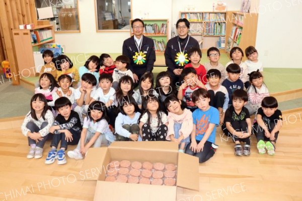 学校給食用に「十勝若牛」のハンバーグを寄贈　ＪＡ十勝清水