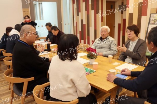 村民と村議がざっくばらんに意見交換　中札内議会が「カフェ」