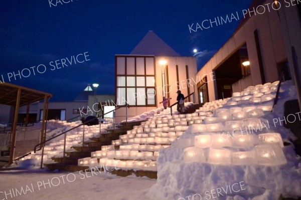 約１２００個のアイスキャンドルが来場者を魅了した「ほんべつ冬あかり２０２６」