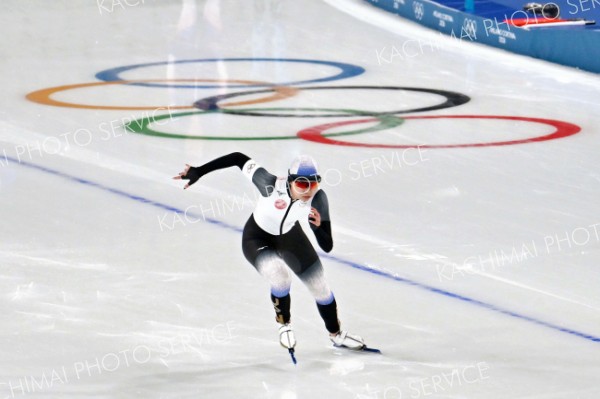 五輪会場のミラノ・スピードスケートスタジアムでタイムトライアルに臨む稲川くるみ選手（現地時間４日午後）