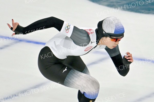 五輪会場のミラノ・スピードスケートスタジアムでタイムトライアルに臨む稲川くるみ選手（現地時間４日午後）