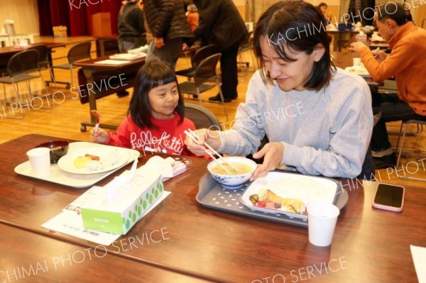 清水町の「マミーのまんまの会」が夕食会