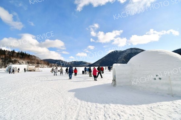 冬だけの「村」無二の体験　鹿追「しかりべつ湖コタン」今年も出現