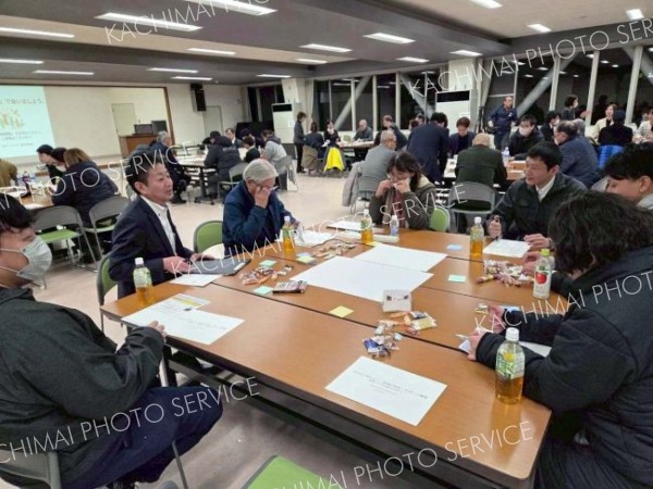 今春から始動する「総合型地域文化・スポーツクラブ」に向けて、やってほしい取り組みを幅広い世代で話し合った