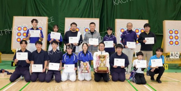 帯三条高の齊藤が優勝　男子は中村２位　舩津杯全道室内アーチェリー