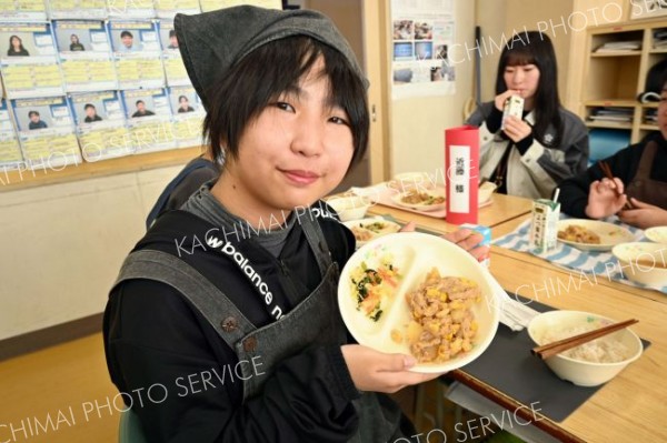 芽室小学校の児童考案の「やる気みなぎる芽室産じゃがいも甘辛炒め」