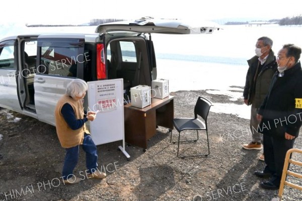 移動式期日前投票所を実施、８人が利用　衆院選で大樹選管