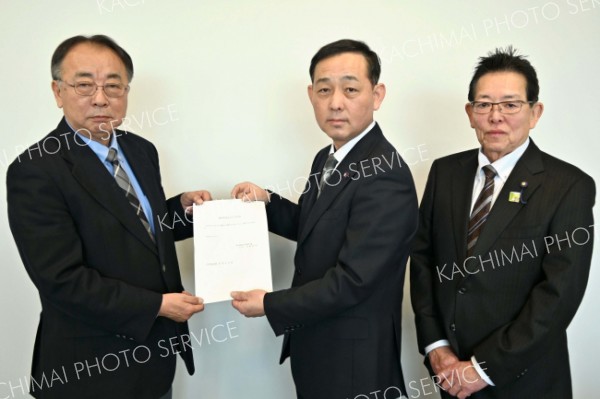 芽室町議会諮問会議が「報酬１０万円増」「定数維持」を答申　住民理解求める付帯決議