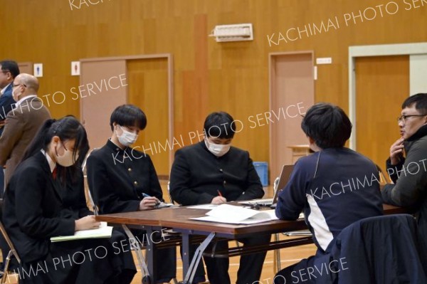 林業の魅力知り選択肢に　帯広農業高で総合振興局などセミナー 2