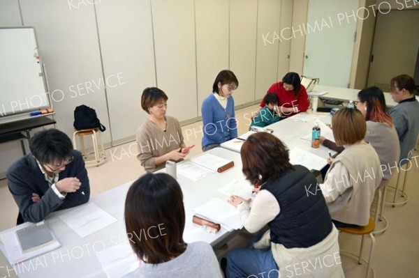 ＮＰＯ法人認証後の活動方針などを決めた「こども秘密基地ＢＡＳＥ」の総会