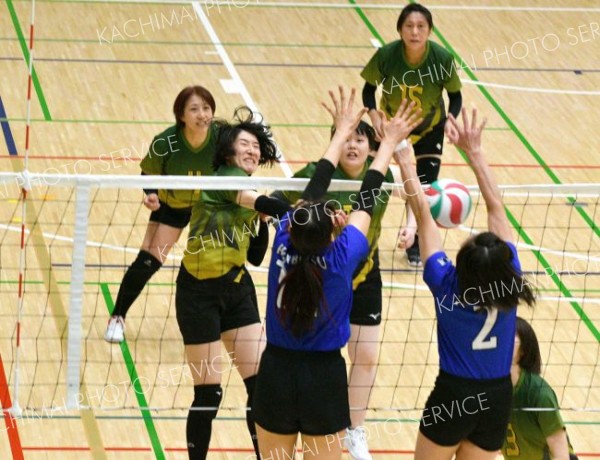 本別クラブ３連覇　２位は音更クラブ　財団杯ママさんバレー 4