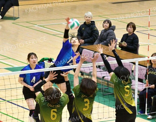 本別クラブ３連覇　２位は音更クラブ　財団杯ママさんバレー 6